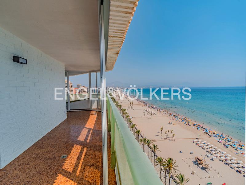 Foto aed93569-f9c6-4dc1-a2d8-0aa937b5ade9. Alquiler piso en avenida de niza 2 un lujo moderno frente al mar en Alicante