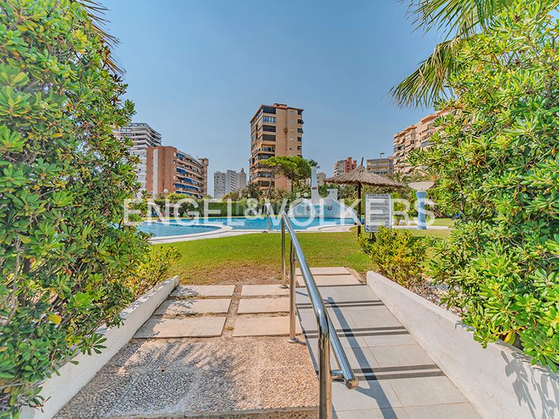 Foto be804d30-bba1-4fe8-9661-013190543fed. Alquiler piso en avenida de niza 2 un lujo moderno frente al mar en Alicante
