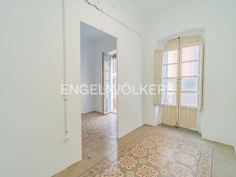 Foto 17f1037f-cae5-4753-9eb7-3cc2fecdc967. Gebäude in calle josé gutiérrez petén 3 in Mercado Alicante