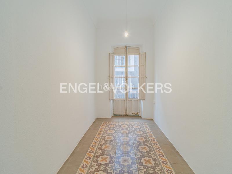 Foto 32ae5d96-7f88-4888-aee4-180121f04add. Gebäude in calle josé gutiérrez petén 3 in Mercado Alicante