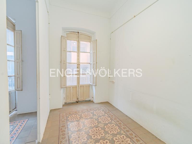 Foto a2986580-5e4f-41ed-8a60-c9870cc7bda8. Gebäude in calle josé gutiérrez petén 3 in Mercado Alicante