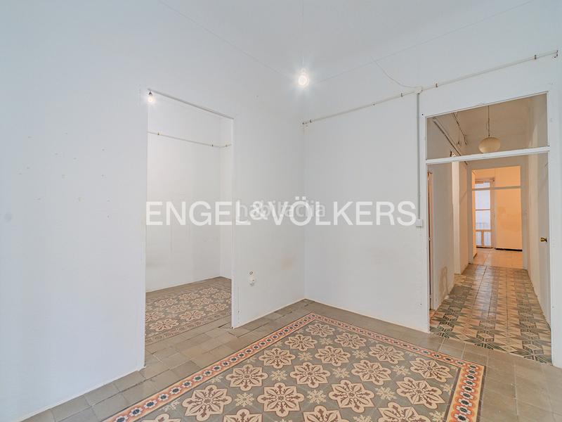 Foto b36140e7-4518-4b3b-9ed0-3801983f2f9a. Gebäude in calle josé gutiérrez petén 3 in Mercado Alicante