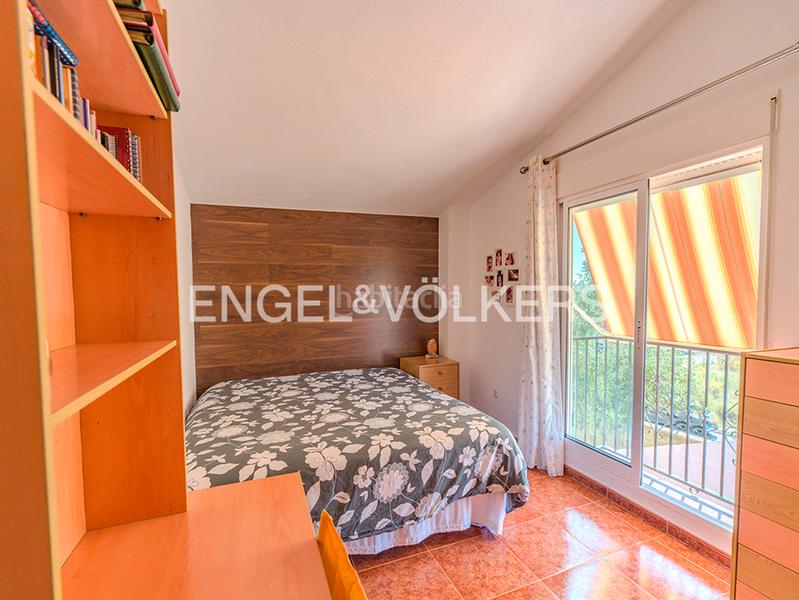 Foto 00f0a8aa-dba0-4cee-b242-b9f23fa0a83b. Chalet encantador chalet con piscina en Centro Mutxamel