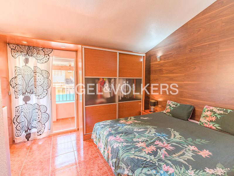 Foto 395e757e-77bd-46f9-9314-c306a33e448e. Chalet encantador chalet con piscina en Centro Mutxamel