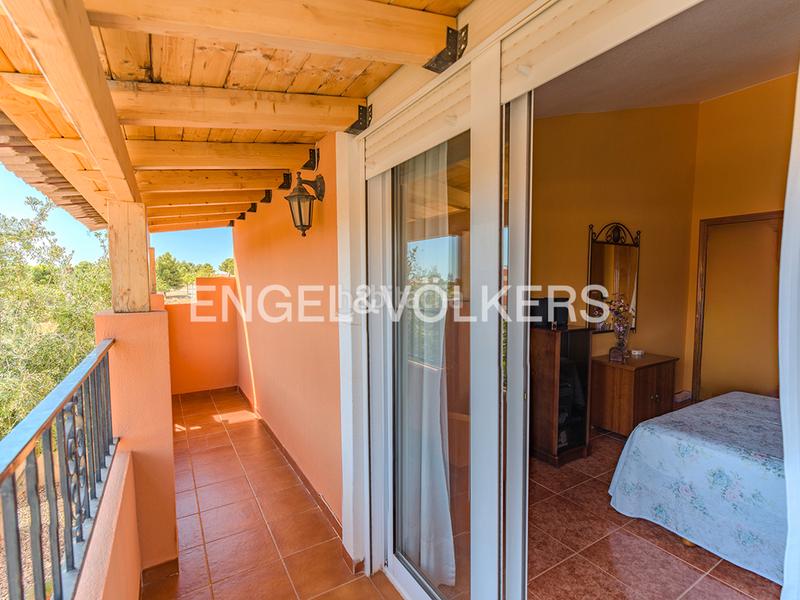 Foto 44375915-3b48-4c32-b319-3e4072b81296. Chalet encantador chalet con piscina en Centro Mutxamel