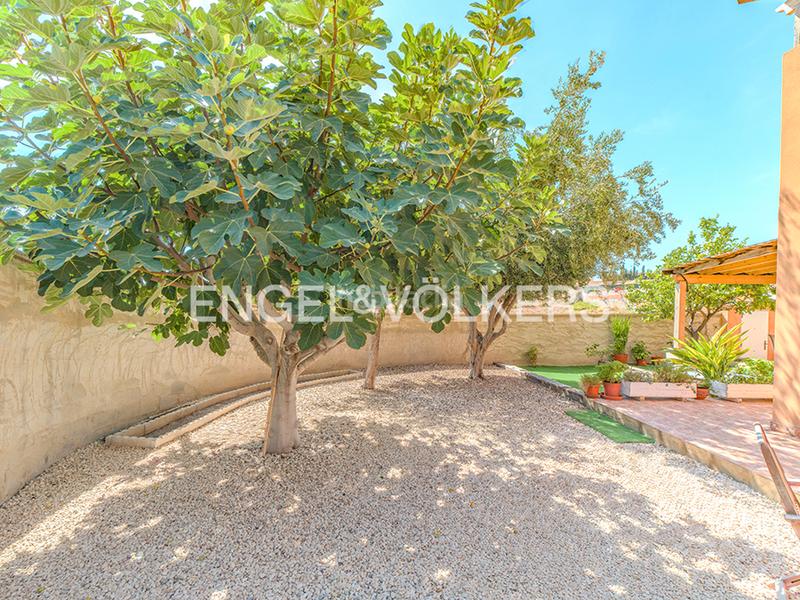 Foto 6c7ab7bf-f3f5-4315-9632-103ab17e9b05. Chalet encantador chalet con piscina en Centro Mutxamel