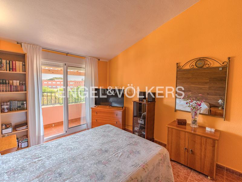 Foto 8559e837-1dff-4015-af4b-d87400dea815. Chalet encantador chalet con piscina en Centro Mutxamel