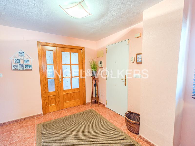 Foto 8ee709ed-cfc1-4d9c-b505-9d334e280002. Chalet encantador chalet con piscina en Centro Mutxamel