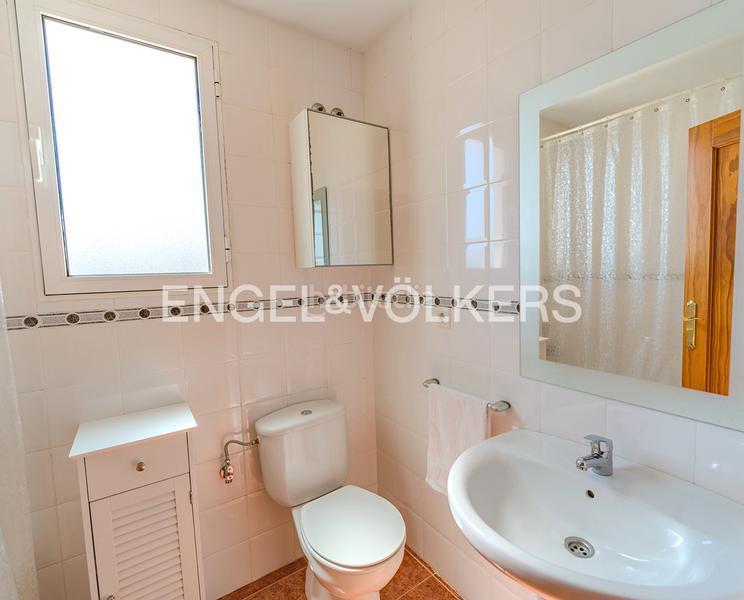 Foto ab8a26aa-8d72-41a2-8e70-546c21d3bcee. Chalet encantador chalet con piscina en Centro Mutxamel