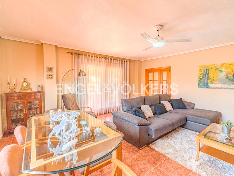 Foto b29eb915-3ed4-4d9c-94ca-4eaf4c5d1bbc. Chalet encantador chalet con piscina en Centro Mutxamel