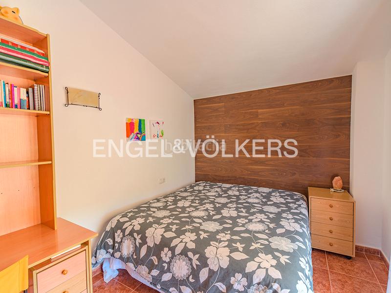 Foto be6a7c05-1a21-4828-96cd-c3cb93bb3bb2. Chalet encantador chalet con piscina en Centro Mutxamel