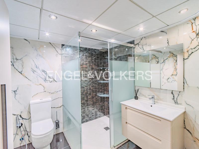 Foto 37a2ef9f-9b15-4bb6-a318-5dc3bd499ac5. Flat with heating parking in Barrio del Centro Alicante