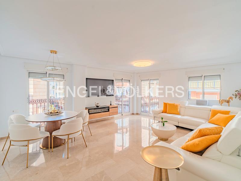 Foto 5d34d4ee-d7bd-49d3-848d-be408ca022be. Flat with heating parking in Barrio del Centro Alicante