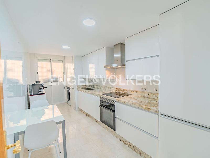 Foto ad46dd80-ad9c-4599-9b55-6376fbd49e57. Flat with heating parking in Barrio del Centro Alicante