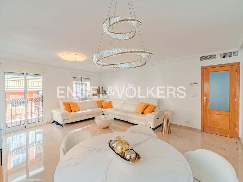 Foto ccd26f79-4f86-4fa9-9a38-f8a72825461a. Flat with heating parking in Barrio del Centro Alicante