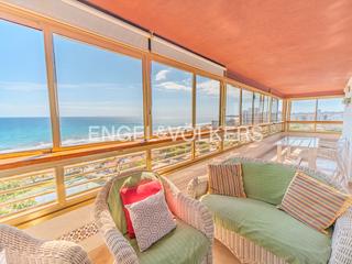 Pis  Carrer d'alboran 1. Espacio, luz y mar en "tobago"