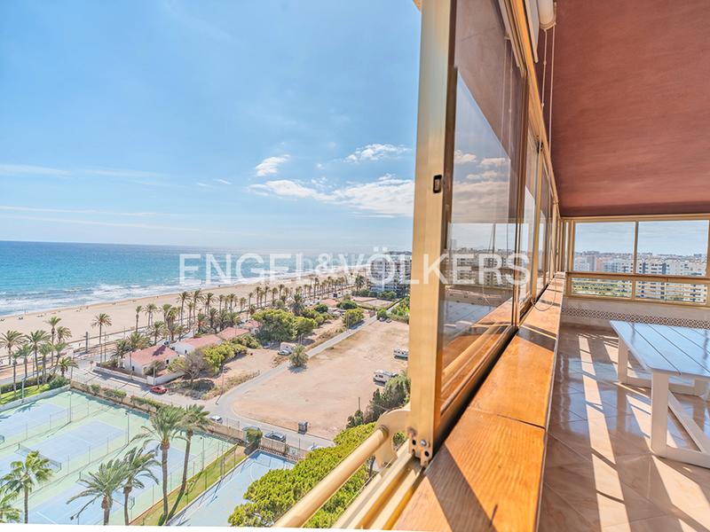 Foto 11b84730-ff29-4330-9e78-86d6834782ce. Pis a carrer d'alboran 1 a Playa Muchavista Campello (el)