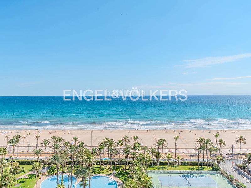 Foto 15bbc1d2-34c1-4f6a-94d9-5b1dde1a114e. Pis a carrer d'alboran 1 a Playa Muchavista Campello (el)