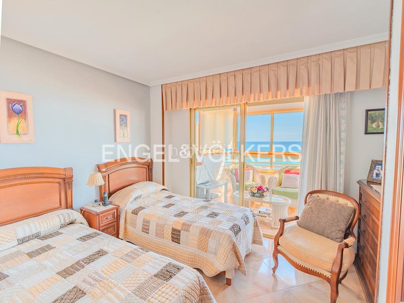 Foto 20e8ed3f-44ec-4452-b6f8-160860c261db. Pis a carrer d'alboran 1 a Playa Muchavista Campello (el)