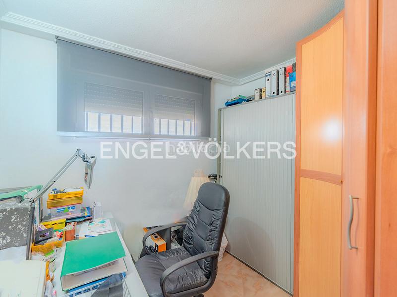 Foto 3c4f8978-d088-4075-a6b2-6b70cda7808c. Pis a carrer d'alboran 1 a Playa Muchavista Campello (el)