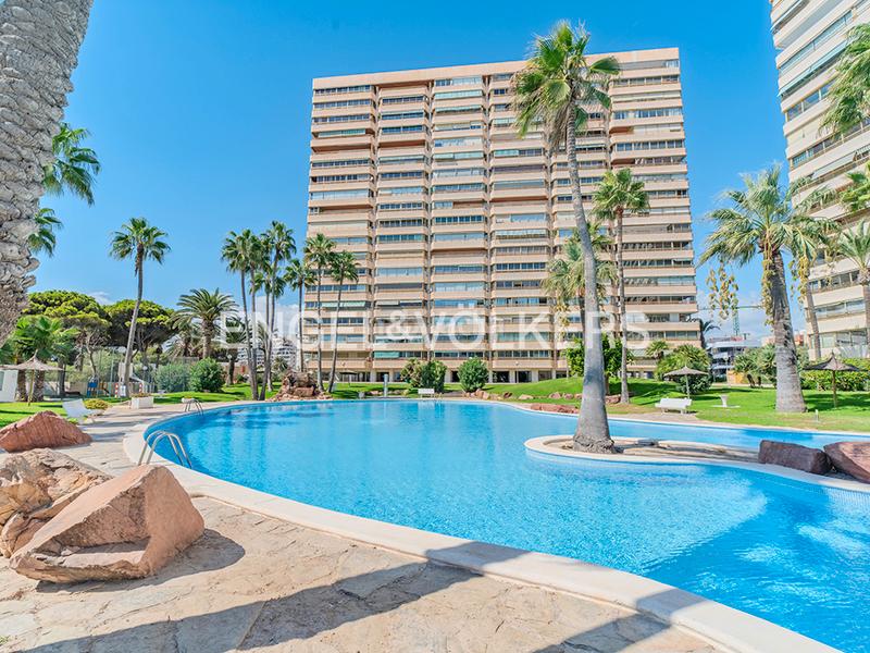 Foto 52c3d11d-d48f-4a29-abbd-18da1ce8c706. Pis a carrer d'alboran 1 a Playa Muchavista Campello (el)