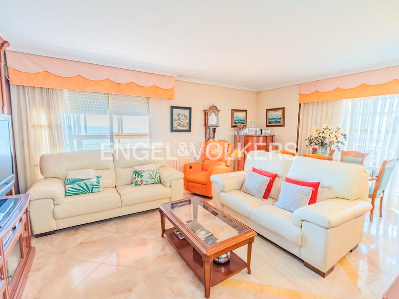 Foto 5bc4aaef-aaf1-4b53-97c4-f2b1b5197541. Pis a carrer d'alboran 1 a Playa Muchavista Campello (el)