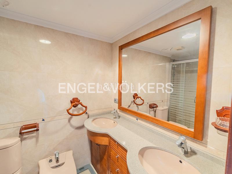 Foto e9f8fde1-6c51-4c07-b146-7e307aaf245e. Pis a carrer d'alboran 1 a Playa Muchavista Campello (el)