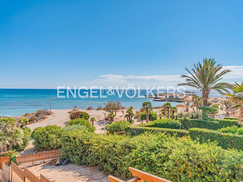 Foto e3da05b2-e5da-4a3b-b835-5b07c01bc9b0. Casa adossada amb calefacció aparcament piscina a Campello (el)