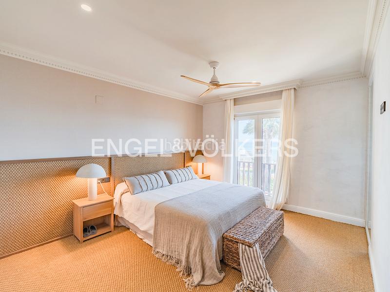 Foto f8284f06-e774-47dd-a9f2-f06f26b5403d. Casa adossada amb calefacció aparcament piscina a Campello (el)