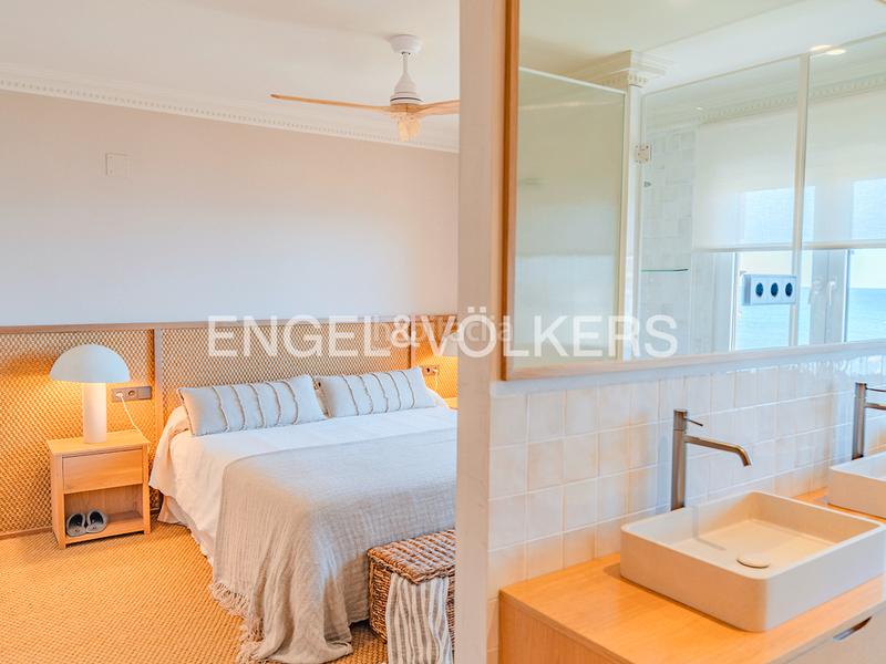Foto fea949b0-2134-4ab9-8388-89f2f64a7464. Casa adossada amb calefacció aparcament piscina a Campello (el)