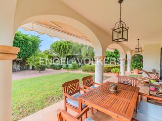 Chalet  Carrer de la boira. Exclusiva villa en bonalba golf – elegancia y confort
