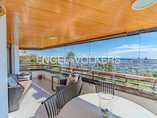 Pis  Avenida de ramn y cajal. Una pieza nica y seorial frente al puerto