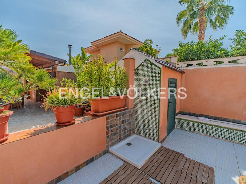 Foto 41313fa9-8e2c-400b-a5f4-05f831f22421. Chalet avec cheminée chauffage parking piscine dans Mutxamel