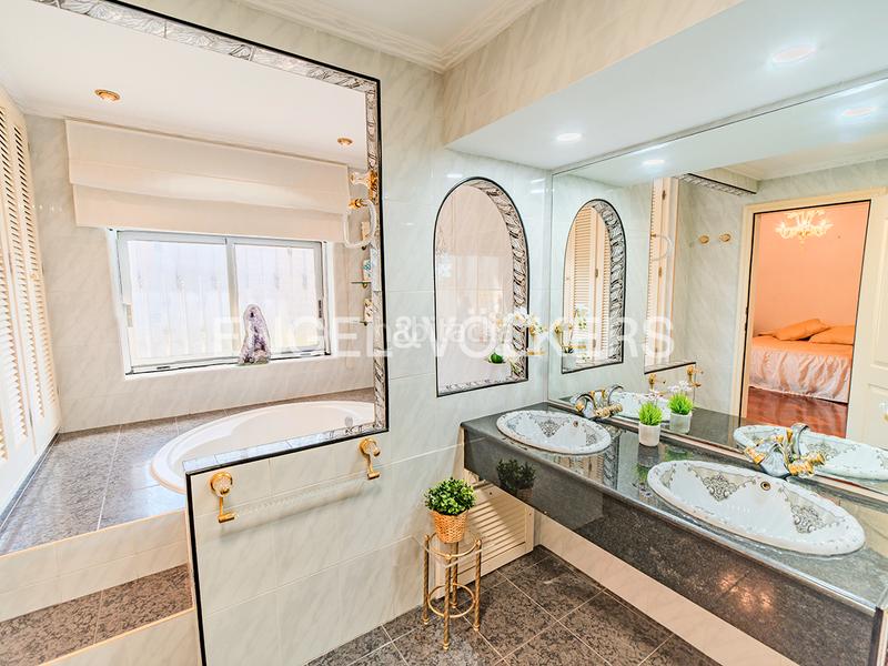 Foto 4554ec4b-4e82-471d-ab52-855e955c10a1. Chalet avec cheminée chauffage parking piscine dans Mutxamel