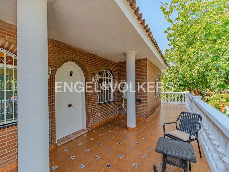 Foto 5d132b15-5031-4fff-bd72-04efd918f21a. Chalet avec cheminée chauffage parking piscine dans Mutxamel