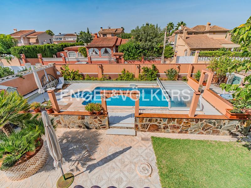 Foto 8b4527a3-c2b6-47f9-9757-44fac40b2af6. Chalet avec cheminée chauffage parking piscine dans Mutxamel