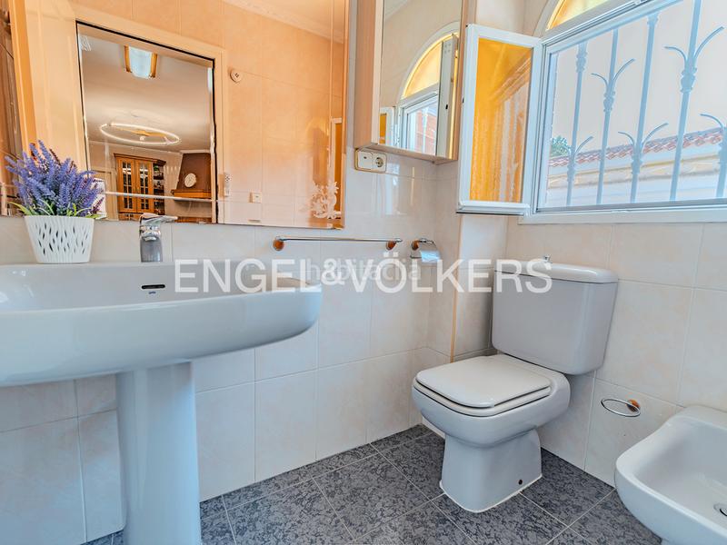 Foto f5458a9a-077e-40ab-972b-c0b4f04058e3. Chalet avec cheminée chauffage parking piscine dans Mutxamel