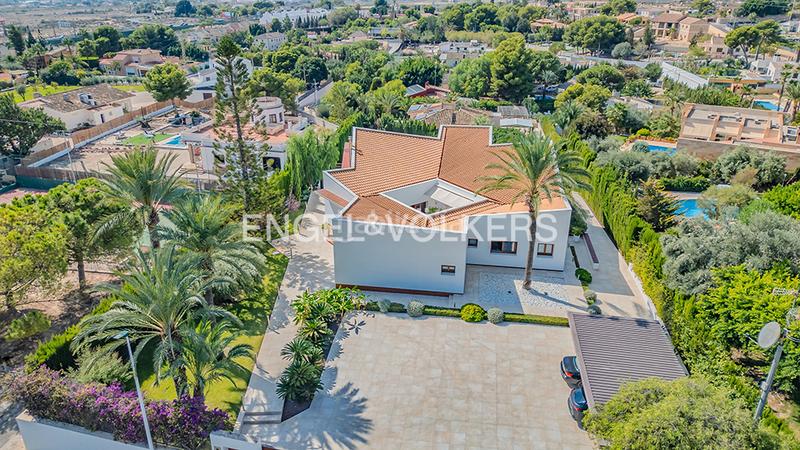 Foto 4015c084-18ac-47ea-b58a-39008eff1a32. Chalet mit kamin heizung parking pool in Jubalcoi Elche / Elx