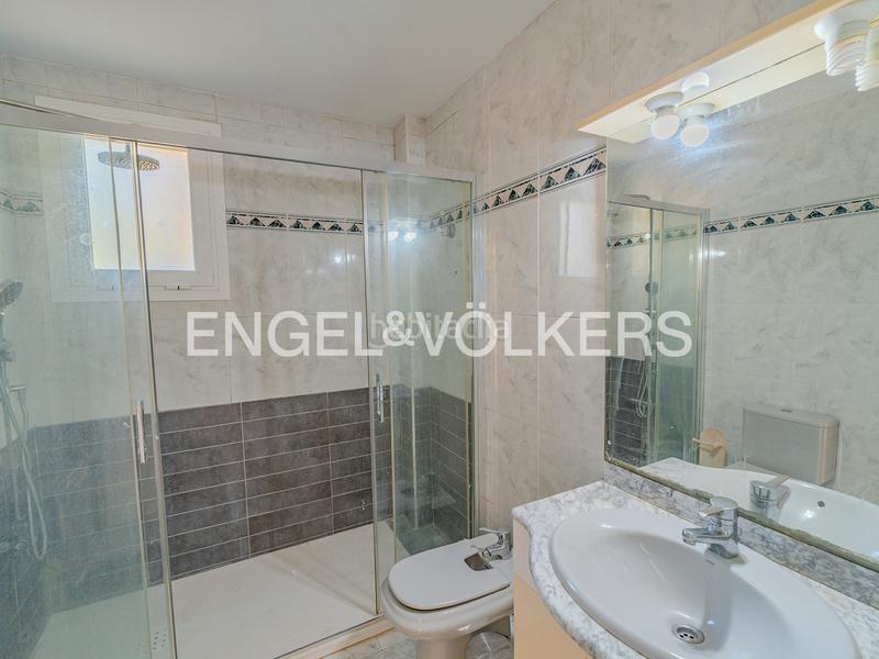 Foto 087f5fb8-3000-4d9e-bbe7-3ffe23b72cba. Xalet a carrer de la boira 3 a Bonalba-Cotoveta Mutxamel