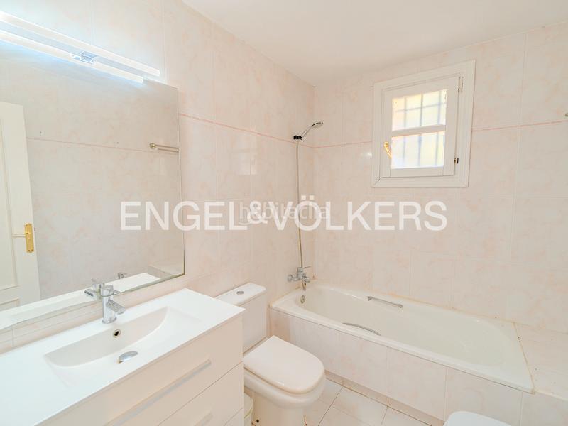 Foto ccd07337-58d3-40c9-b1a5-9333a37eb657. Xalet a carrer de la boira 3 a Bonalba-Cotoveta Mutxamel