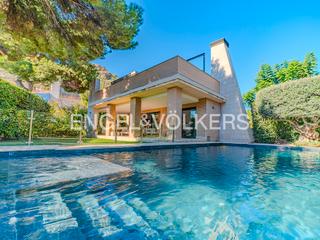 Xalet  Avinguda albufereta. Encantadora villa de lujo a un paso del mar