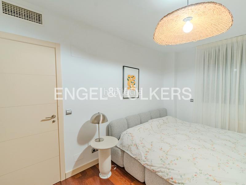 Foto 1f77715f-d27e-4ac2-a721-7e19d7e857fc. Chalet con camino riscaldamento parcheggio piscina in Alicante