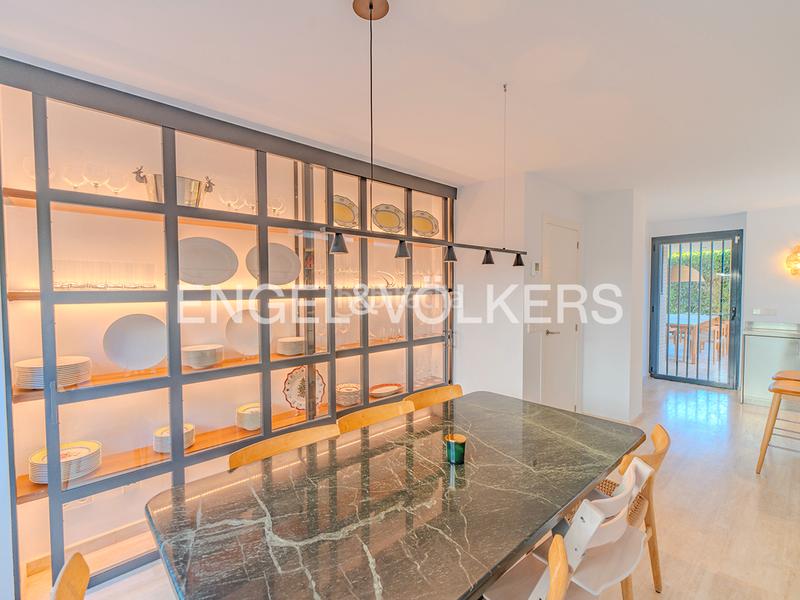 Foto 31f8fc27-624b-4ef3-9df8-d6cc561743f7. Chalet con camino riscaldamento parcheggio piscina in Alicante