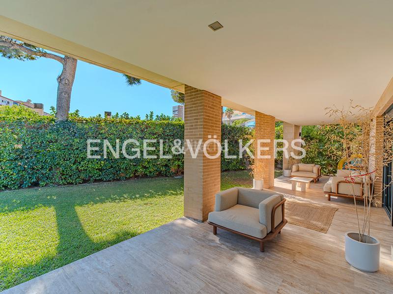 Foto 330a3752-c65f-4ae7-af37-e2b34861fea6. Chalet con camino riscaldamento parcheggio piscina in Alicante