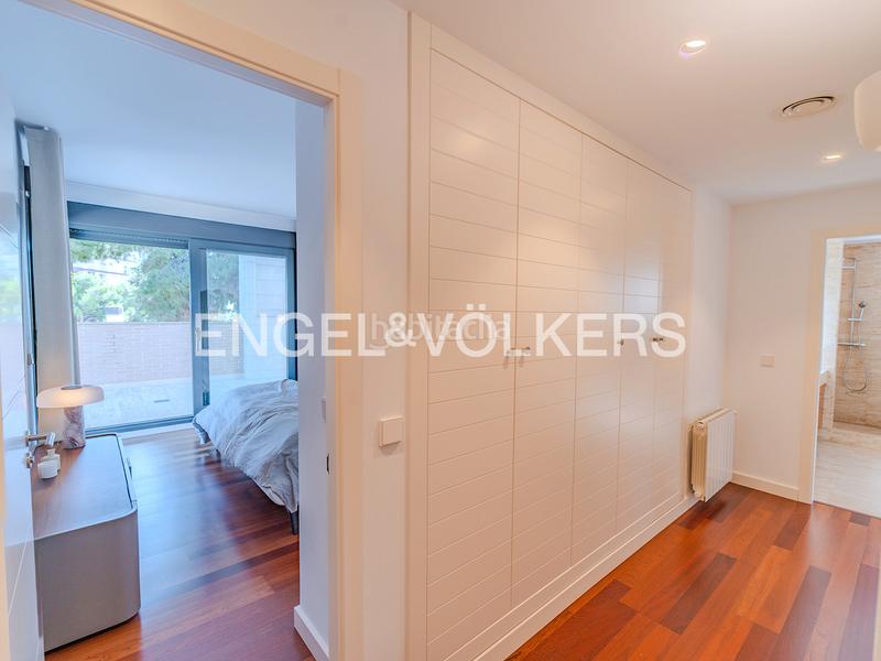 Foto 33230f81-96fb-4f49-8079-e111c8e236a6. Chalet con camino riscaldamento parcheggio piscina in Alicante