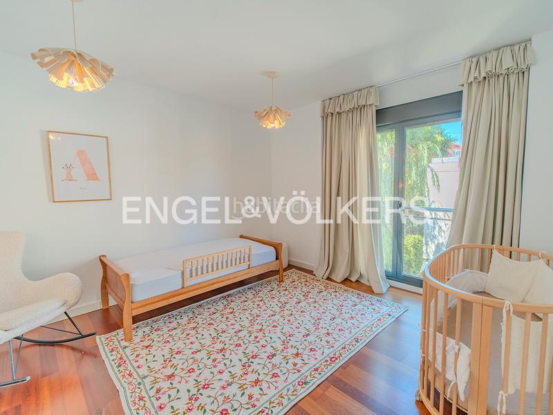 Foto 4d1794b0-33fc-47cb-903b-6e077450071b. Chalet con camino riscaldamento parcheggio piscina in Alicante