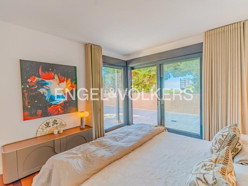 Foto 4d40a5a3-c9c2-4c87-819a-1ddd4e3055c3. Chalet con camino riscaldamento parcheggio piscina in Alicante