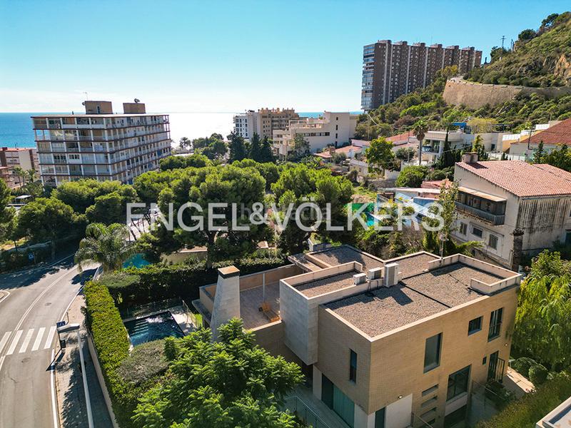 Foto 5f686d5b-92ea-41ec-9658-7f11965170b2. Chalet con camino riscaldamento parcheggio piscina in Alicante