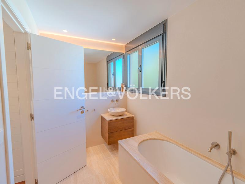 Foto 6e9c19ac-848a-4459-ab8f-a87897077ac9. Chalet con camino riscaldamento parcheggio piscina in Alicante