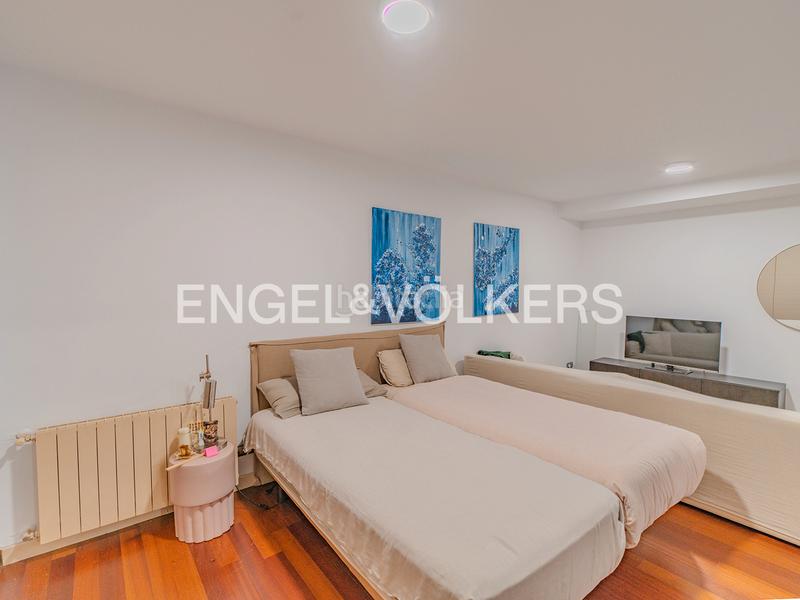 Foto 844612ec-8c6a-4925-b077-f5675c26b23c. Chalet con camino riscaldamento parcheggio piscina in Alicante